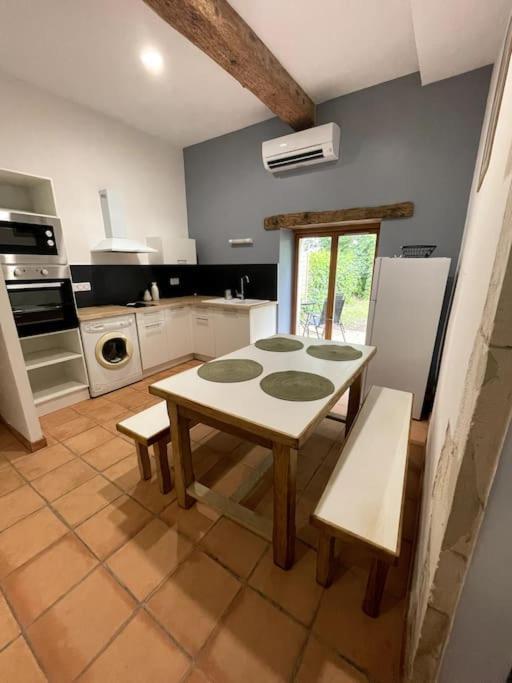 Superbe Appartement Cosy Avec Jardin Nîmes Exteriér fotografie