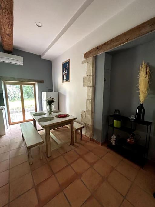 Superbe Appartement Cosy Avec Jardin Nîmes Exteriér fotografie